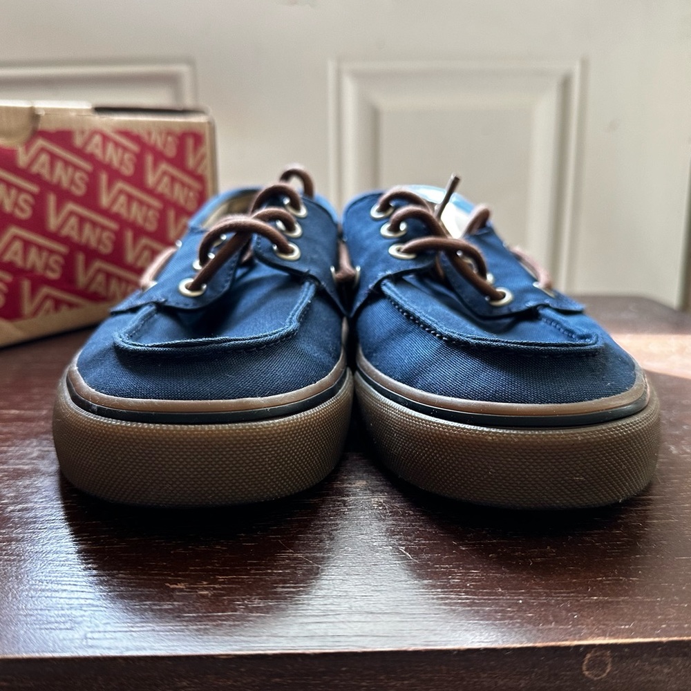 Vans - Picture 5 of 6